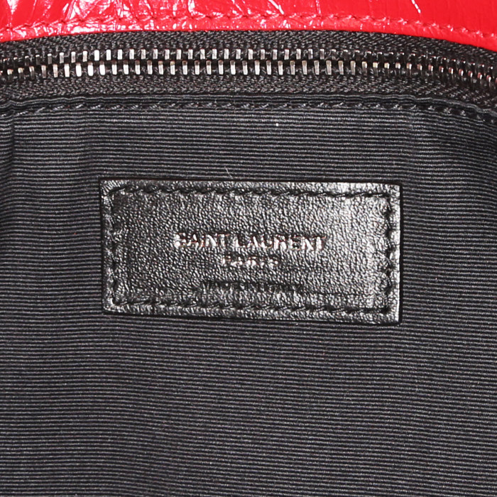 Sac bandoulière Saint Laurent Niki moyen modèle en cuir rouge - Detail D4