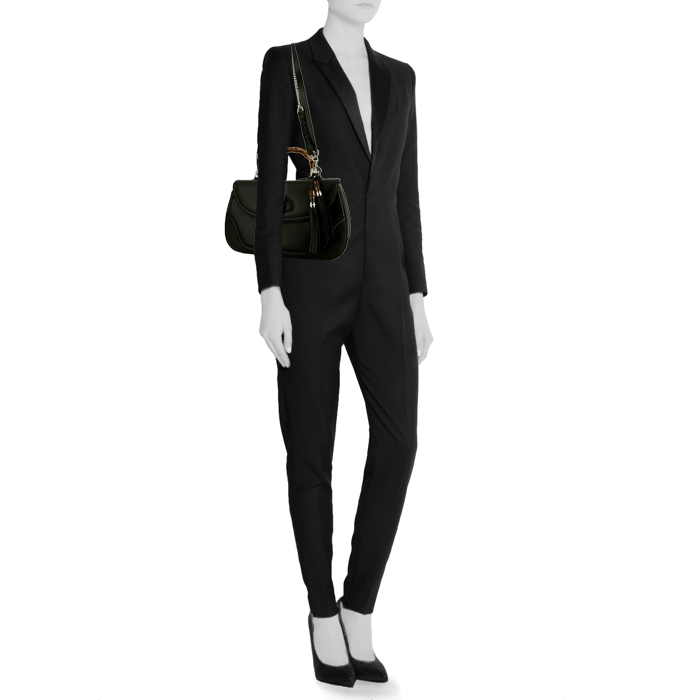 Gucci Bamboo handbag in black leather and bamboo - Detail D2