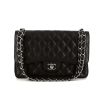 Chanel  Timeless Jumbo shoulder bag  in black quilted grained leather - 360 thumbnail