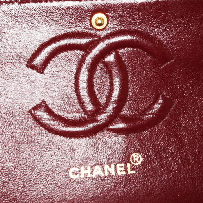 Chanel  Timeless Classic handbag  in brown quilted leather - Detail D4