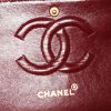 The Mirrored Set at the Chanel Couture Show Was a Reference to Coco Chanel Chanel  Timeless Classic en cuir matelassé noir - Detail D4 thumbnail