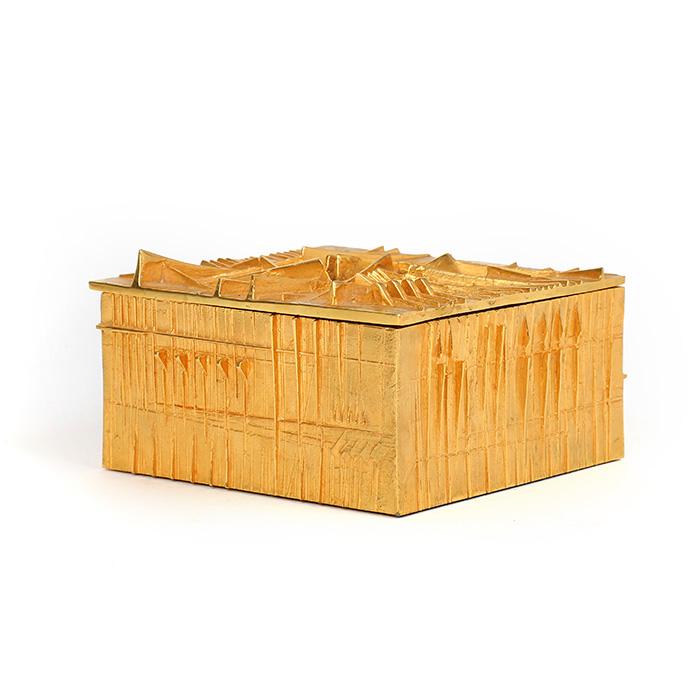 Arnaldo Pomodoro, "Coffret", in gilded bronze, inside in wood, Artcurial edition, signed and numbered, of 1981