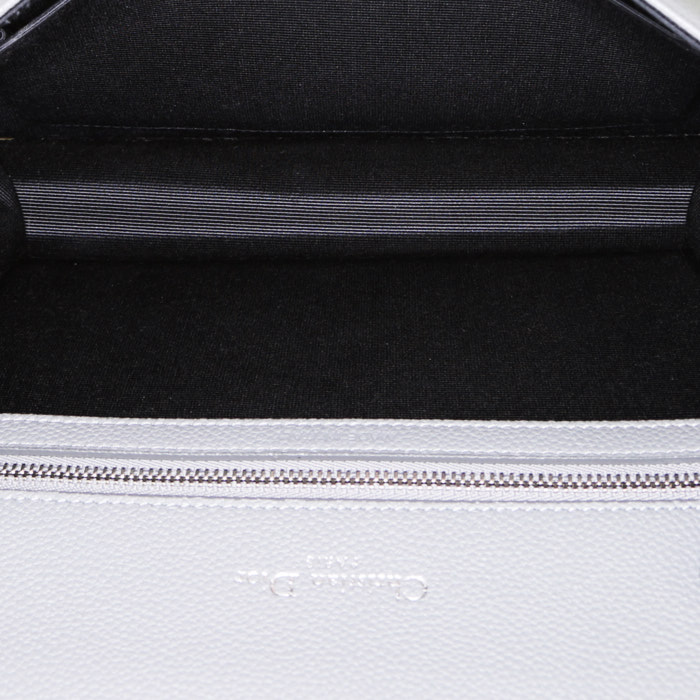 Dior  Diorama shoulder bag  in grey grained leather - Detail D3