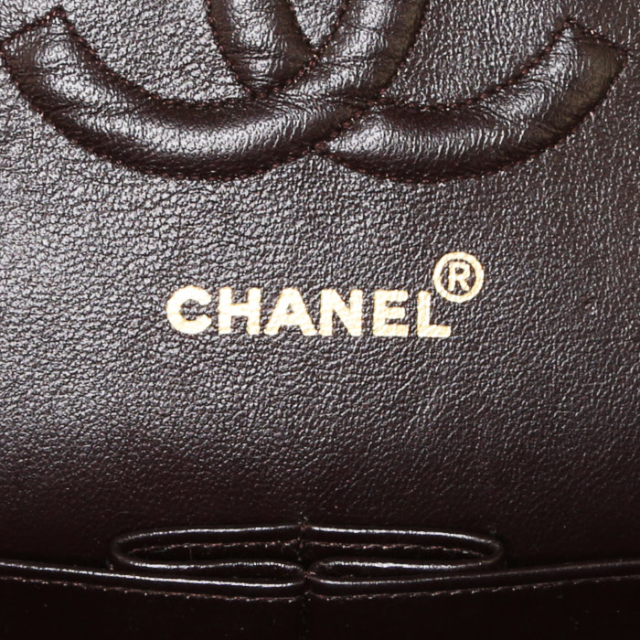 Bolso de mano Chanel  Timeless Classic en ante marrón - Detail D4