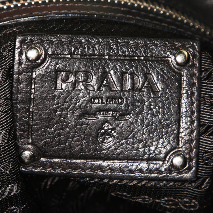 Prada shopping bag in black leather - Detail D3