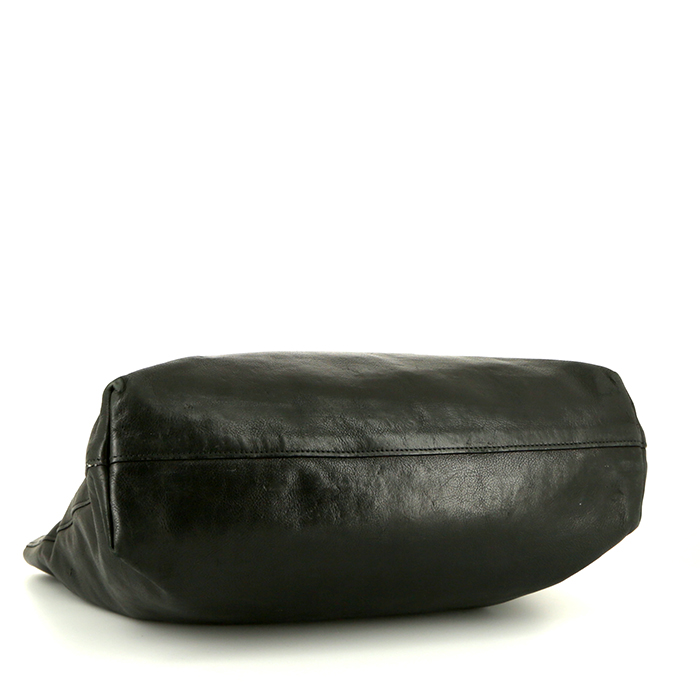 Prada shopping bag in black leather - Detail D4