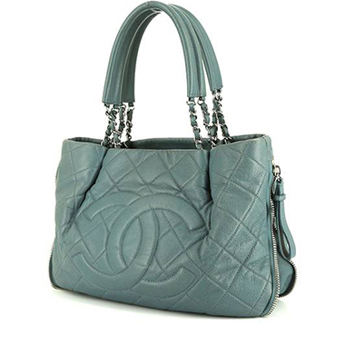 Bolso Cabás Chanel en cuero granulado acolchado azul