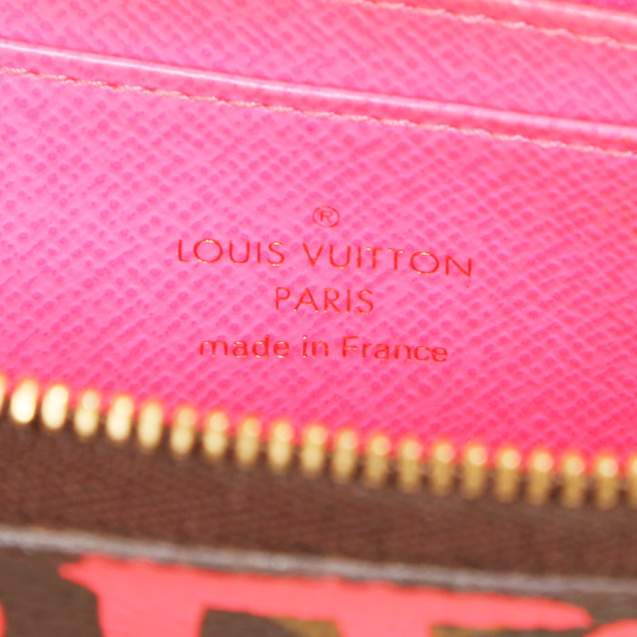 Louis Vuitton   wallet  in brown and pink monogram canvas - Detail D3