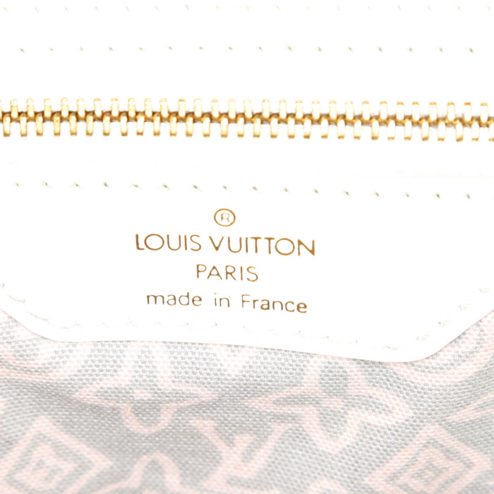 Sac Louis Vuitton en toile monogram rose et grise - Detail D3