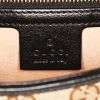 Bolso bandolera Gucci GG Marmont modelo pequeño en lona Monogram beige y cuero negro - Detail D4 thumbnail