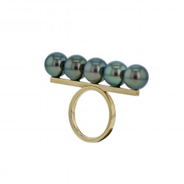 Sortija Tasaki Balance Plus en oro amarillo y perlas