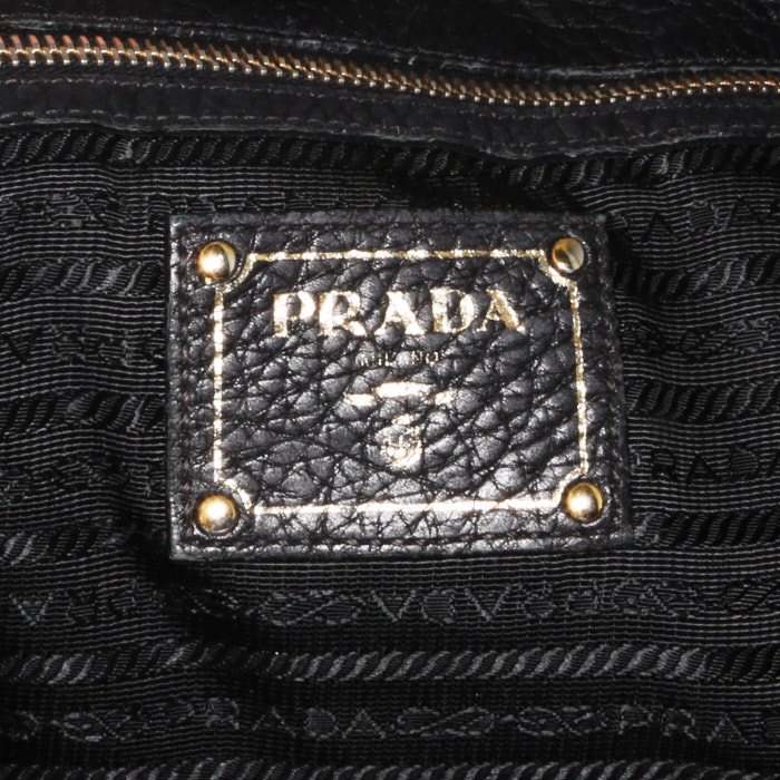 Sac cabas Prada en cuir grainé noir - Detail D4