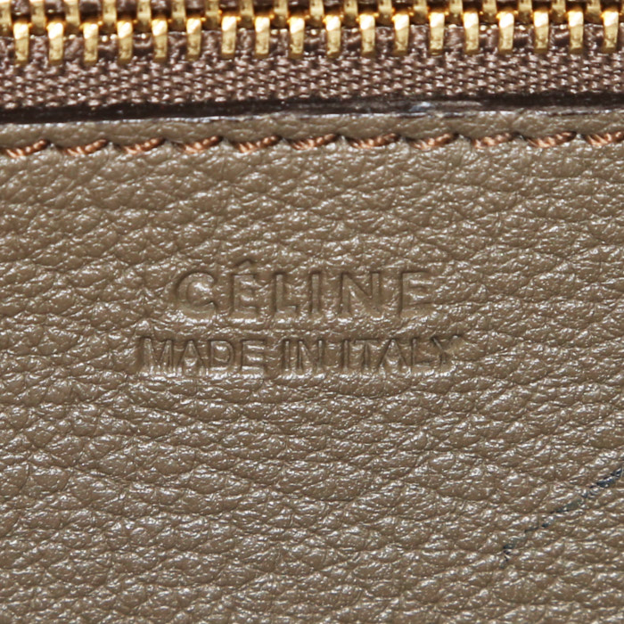 Celine Tie Bag handbag in taupe grained leather - Detail D3
