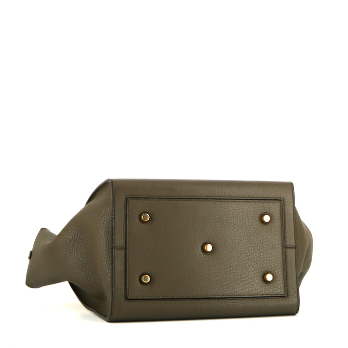 Celine Tie Bag handbag in taupe grained leather - Detail D4