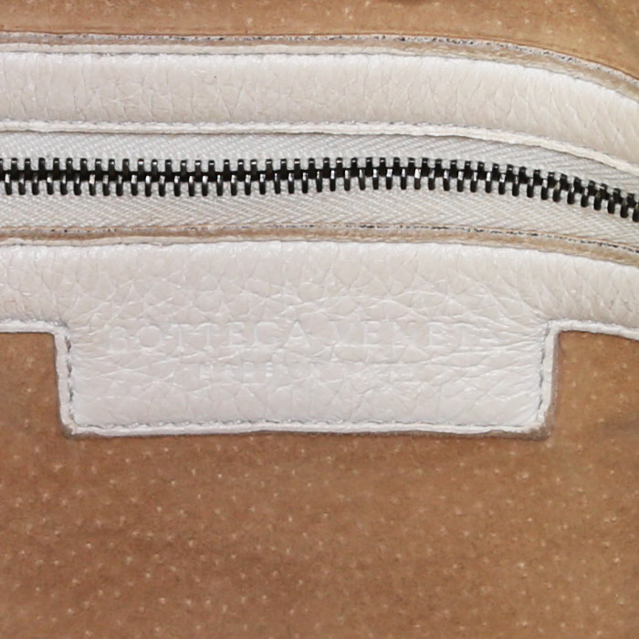 Bottega Veneta Veneta handbag in white intrecciato leather - Detail D3