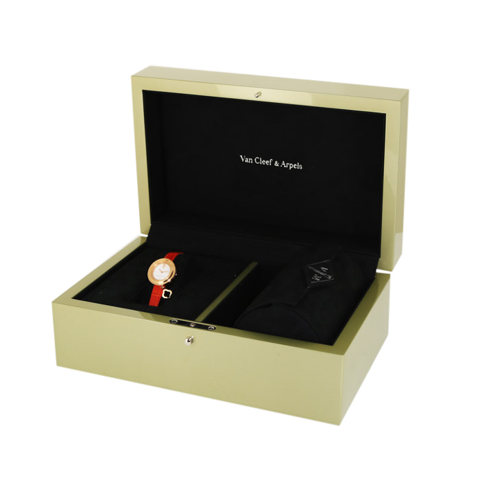 Van Cleef & Arpels Charms watch in pink gold Ref:  HH69711 Circa  2000 - Detail D2