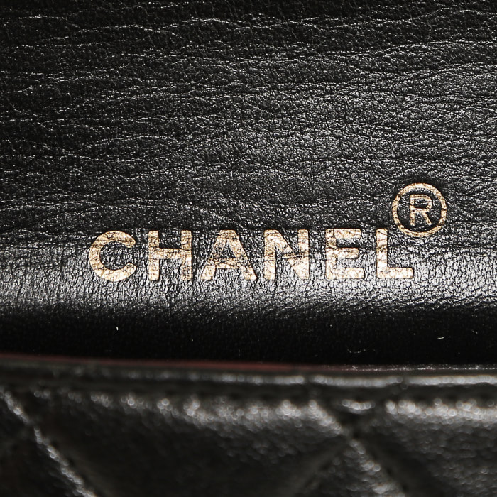 Bolso bandolera Chanel Mademoiselle en cuero acolchado negro - Detail D3
