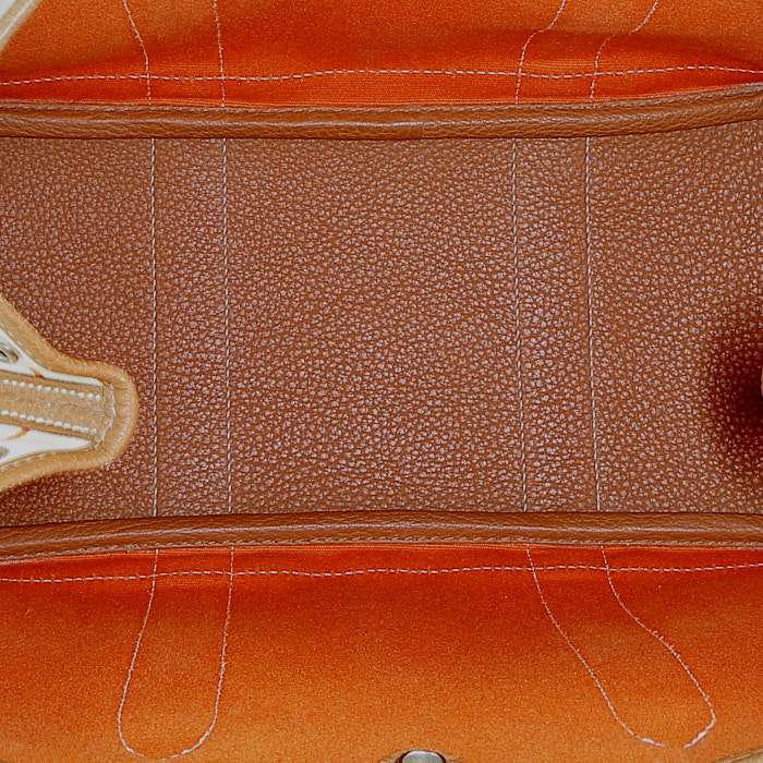 Bolso Cabás Hermès Garden Party en lona roja, beige y naranja y cuero color oro - Detail D2