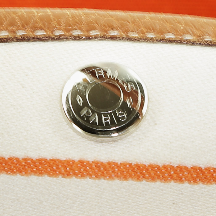 Hermès Garden Party shopping bag in red, beige and orange canvas and gold leather - Detail D3