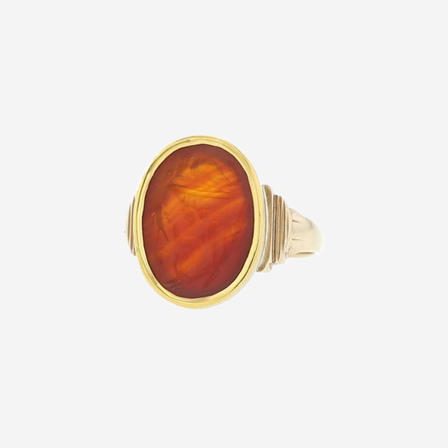 Vintage  ring in 9 carats yellow gold and cornelian