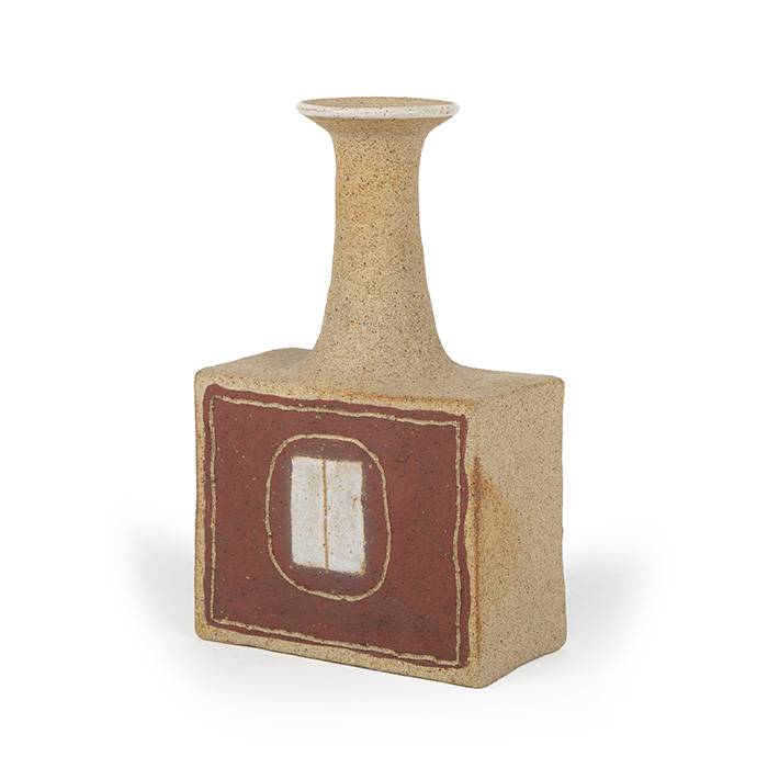 Bruno Gambone, petit vase bouteille, en grès à base de sable, émaillé et gravé, signé, des années 1980 - 00pp