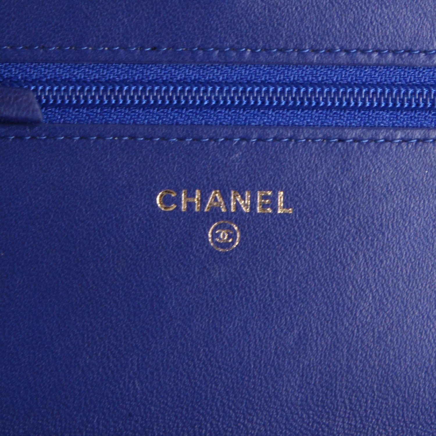 Pochette Chanel Wallet on Chain in velluto trapuntato blu reale - Detail D9