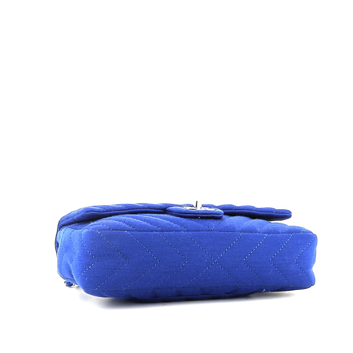 Bolso de mano Chanel Timeless en tejido jersey azul eléctrico - Detail D5