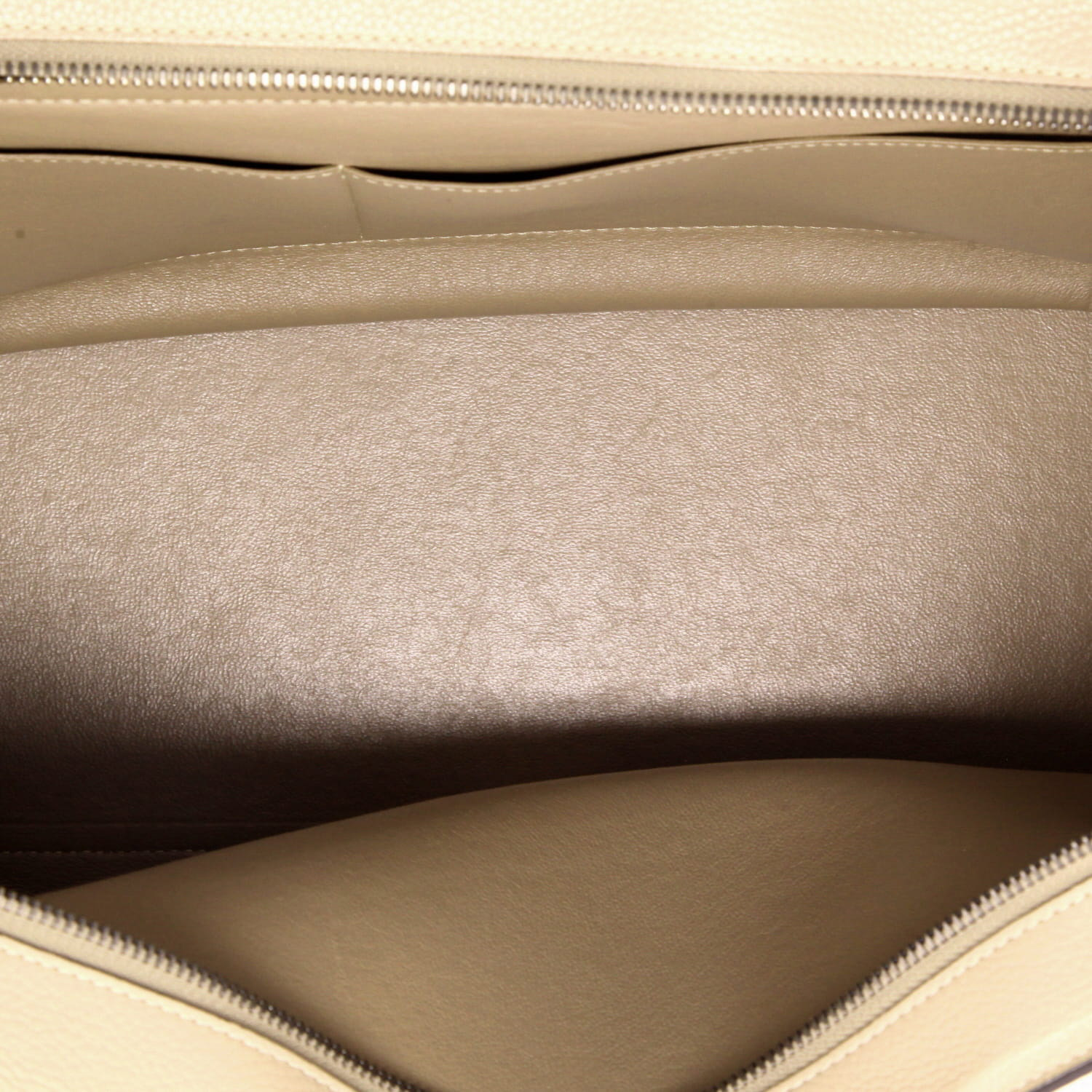 Bolso de mano Celine  Trapeze modelo mediano  en cuero beige y ante beige - Detail D8