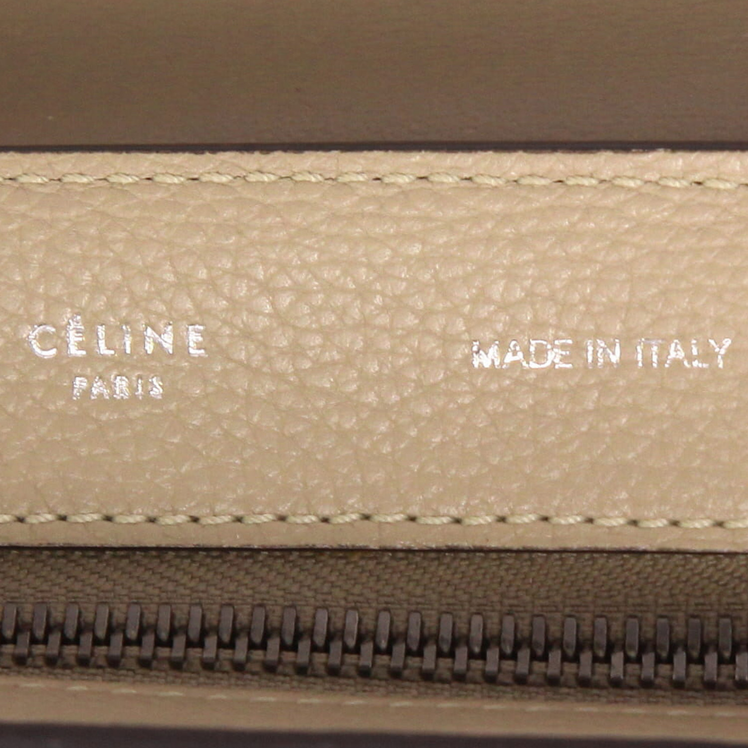 Bolso de mano Celine  Trapeze modelo mediano  en cuero beige y ante beige - Detail D9