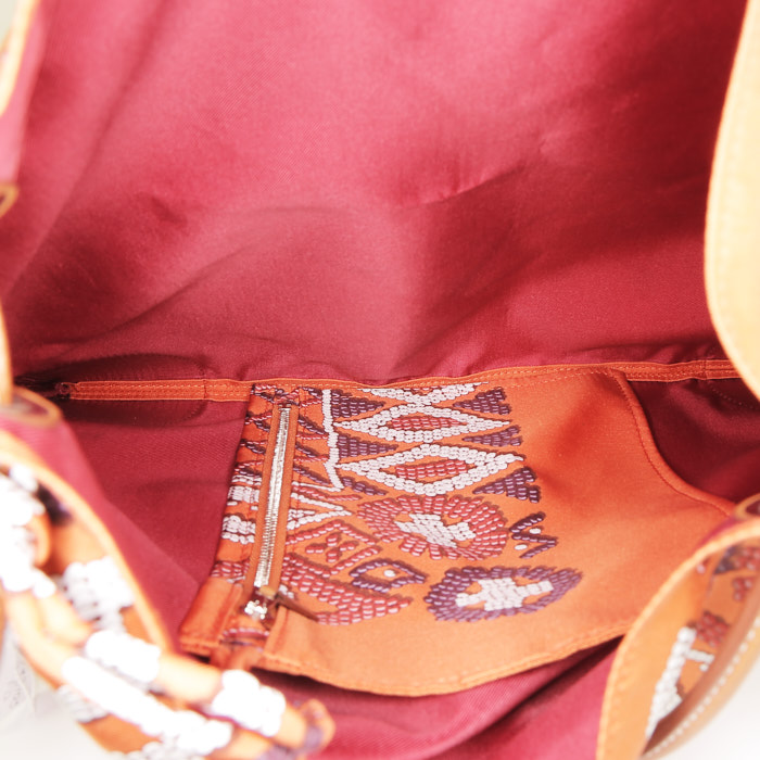 Sac bandoulière Hermès  Silk City en soie orange et cuir Barénia - Detail D2