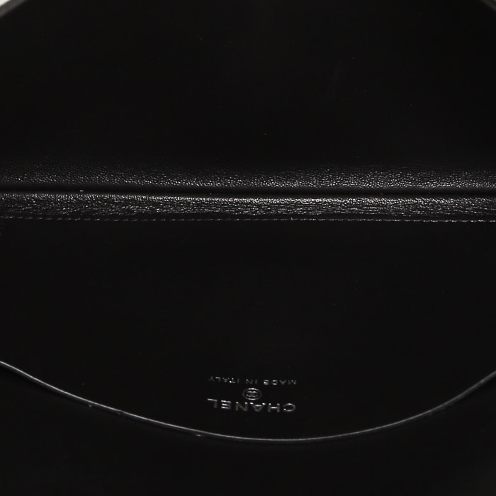 Pochette Chanel   en cuir grainé noir - Detail D2