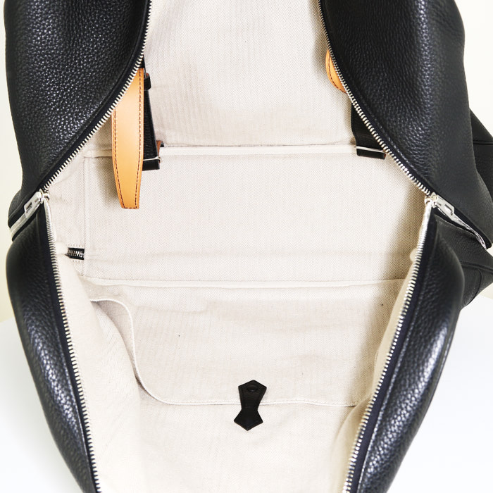 Bolsa de viaje Hermès  Victoria - Travel Bag en cuero togo negro - Detail D2