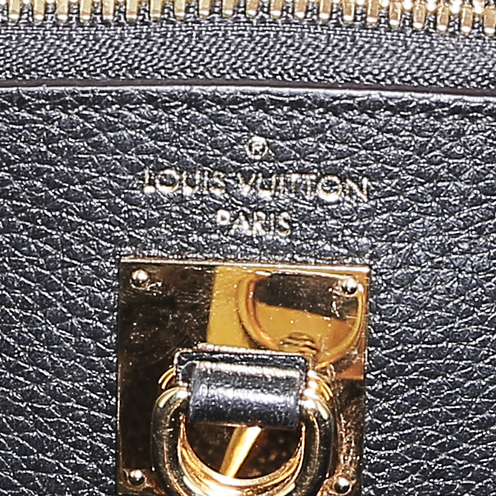 Louis Vuitton City Steamer small model handbag in black grained leather - Detail D4