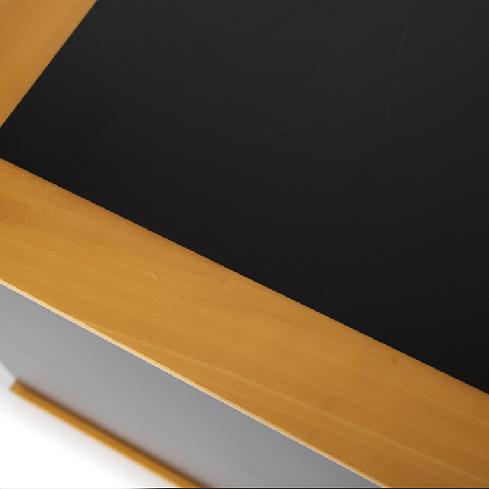 Pomellato & Pierluigi Ghianda, "La scatola dei giochi", rare game box in pearwood and blackened pearwood, limited edition, signed and numbered, designed in 1982 - Detail D3