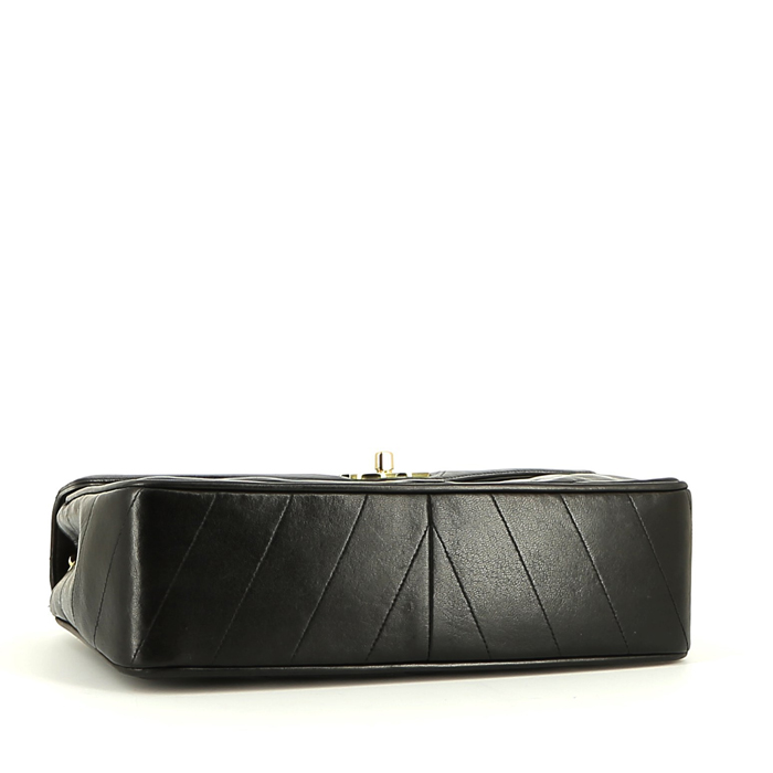 Bolso bandolera Chanel Vintage en cuero acolchado negro - Detail D4