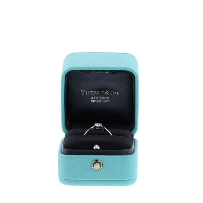 Anello Tiffany 
Co Harmony in platino e diamante - Detail D2