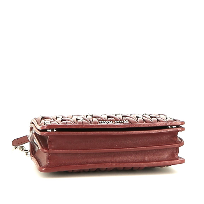 Bolsito de mano Miu Miu en cuero acolchado color burdeos y piedras de fantasía - Detail D4