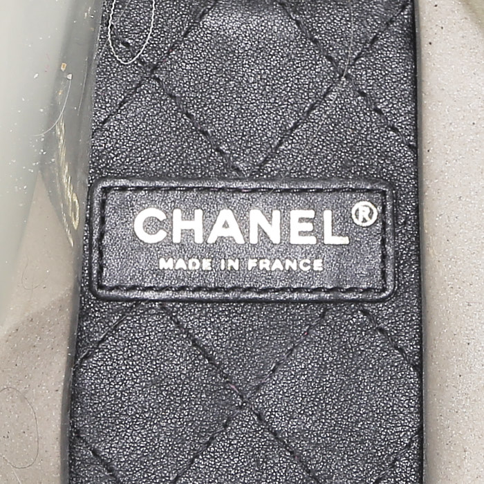 Chanel Timeless handbag in transparent vinyl and black leather - Detail D4