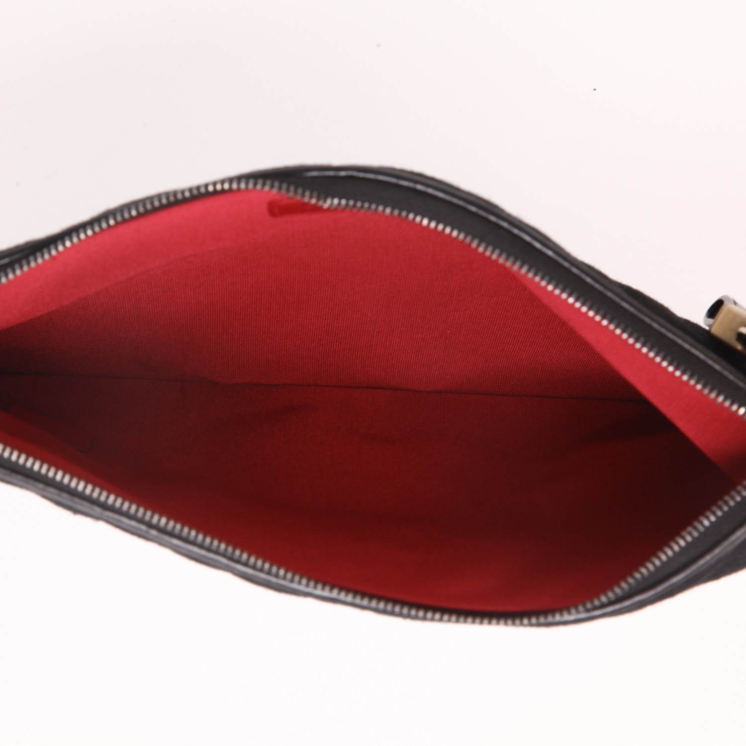 Chanel  Editions Limitées pouch  in black quilted canvas  and black smooth leather - Detail D3