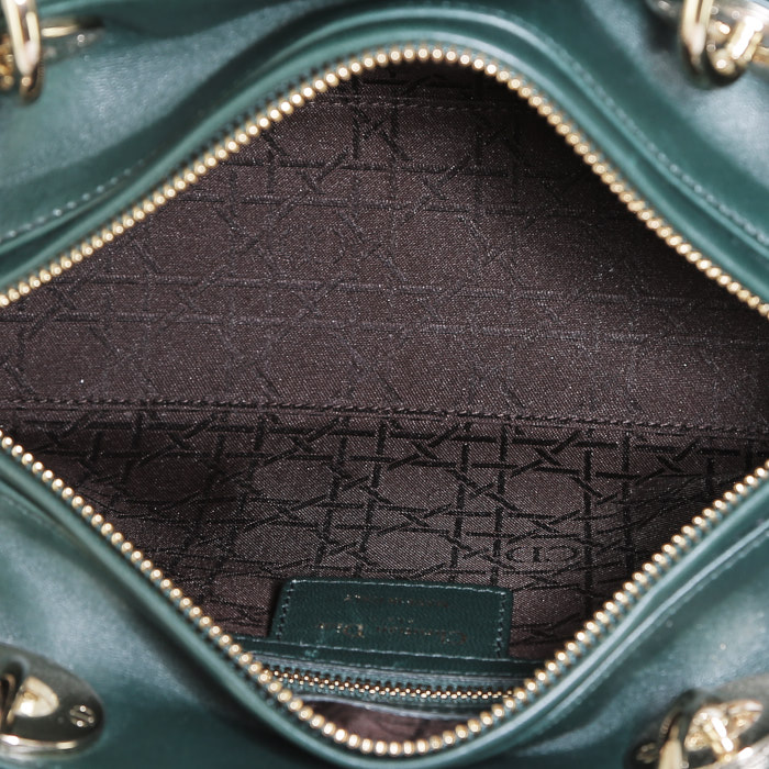 Sac à main Dior Lady Dior en cuir cannage vert - Detail D3