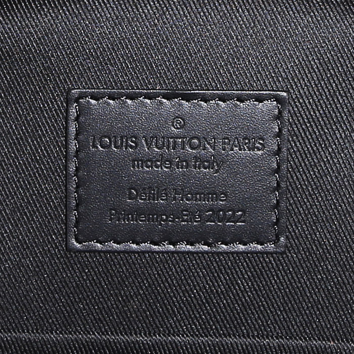Bolso caja Louis Vuitton Edition Limitée  Wheel Box en lona Monogram marrón y cuero negro - Detail D4