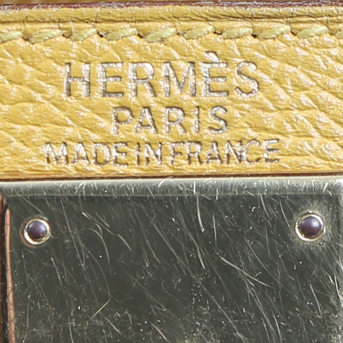 Borsa Hermès  Kelly 28 cm in pelle Courchevel Jaune d'Or - Detail D5