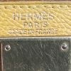 Hermès  Kelly 28 cm handbag  in Jaune d'Or Courchevel leather - Detail D5 thumbnail