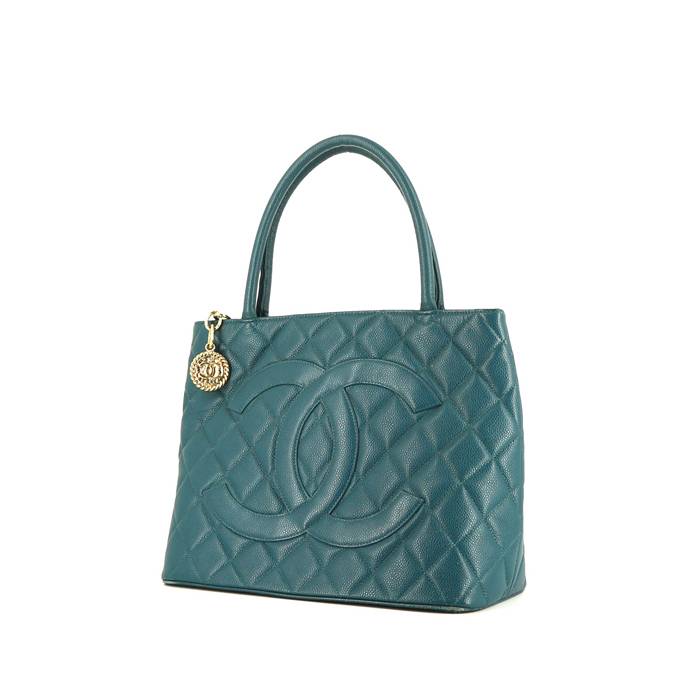 Chanel  Medaillon handbag  in blue quilted grained leather - 00pp