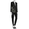 Bolso bandolera Chanel  Timeless Maxi Jumbo en cuero acolchado negro - Detail D2 thumbnail