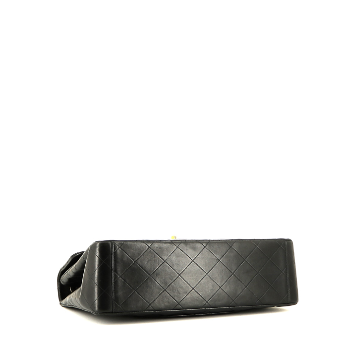 Bolso bandolera Chanel  Timeless Maxi Jumbo en cuero acolchado negro - Detail D5