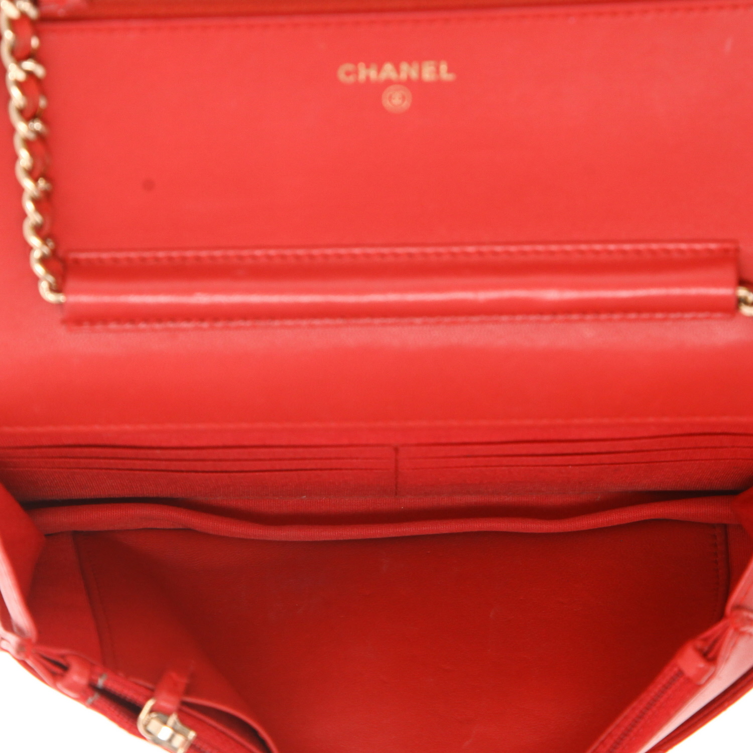 Sac bandoulière Chanel  Wallet on Chain en cuir matelassé rouge - Detail D3