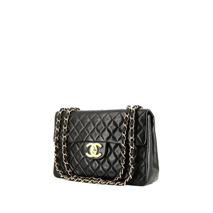Chanel Timeless Maxi Jumbo shoulder bag in black quilted leather