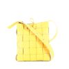 Bolso bandolera Bottega Veneta Cassette en cuero intrecciato amarillo - 360 thumbnail