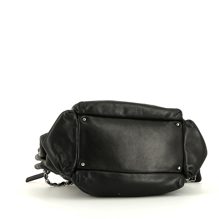 Chanel handbag in black leather - Detail D4